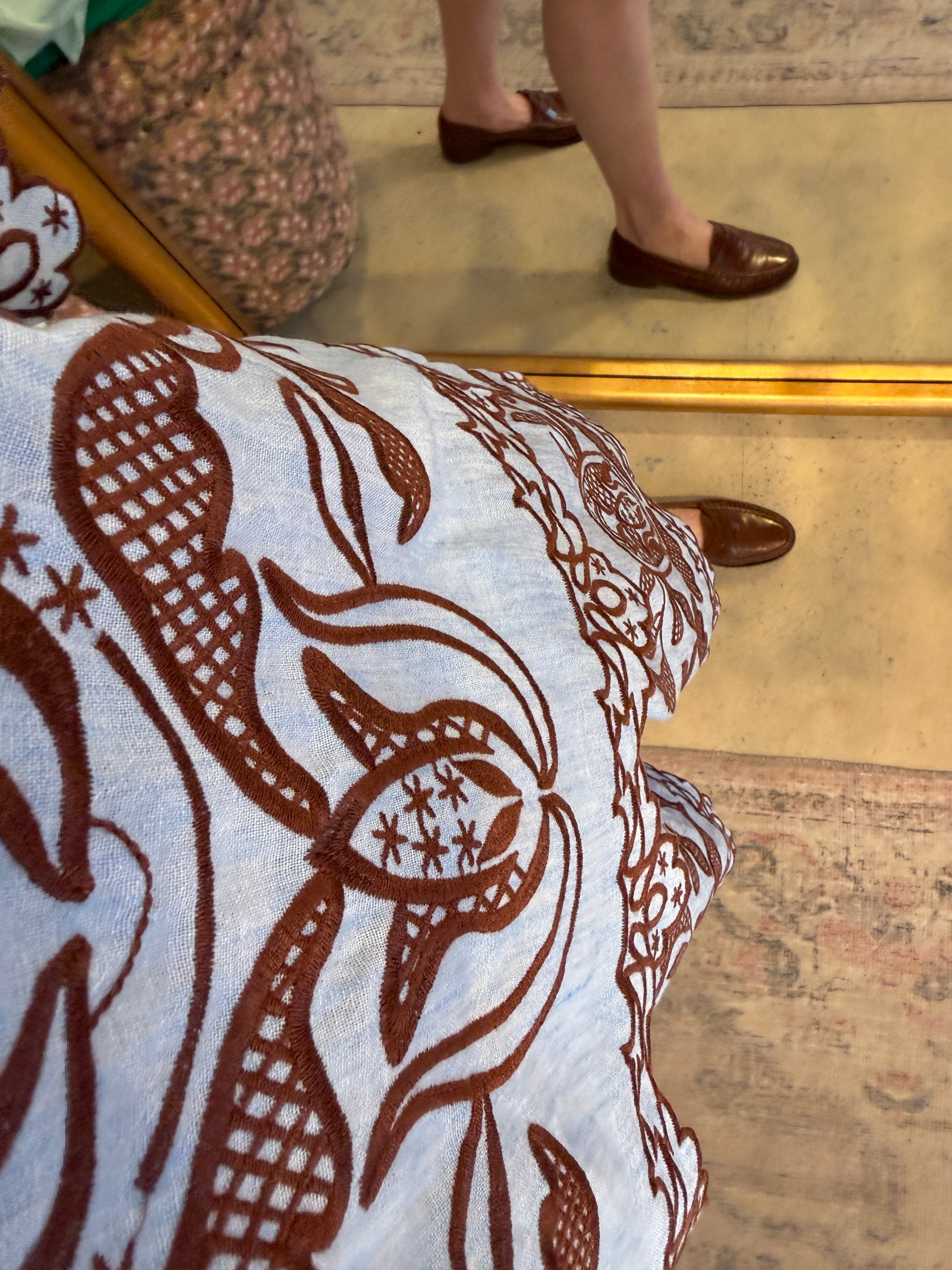 EMBROIDERED DETAIL SHORTS