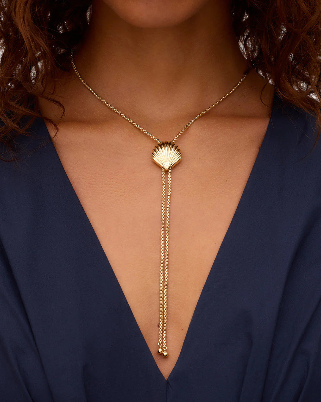 SCALLOP BOLO NECKLACE