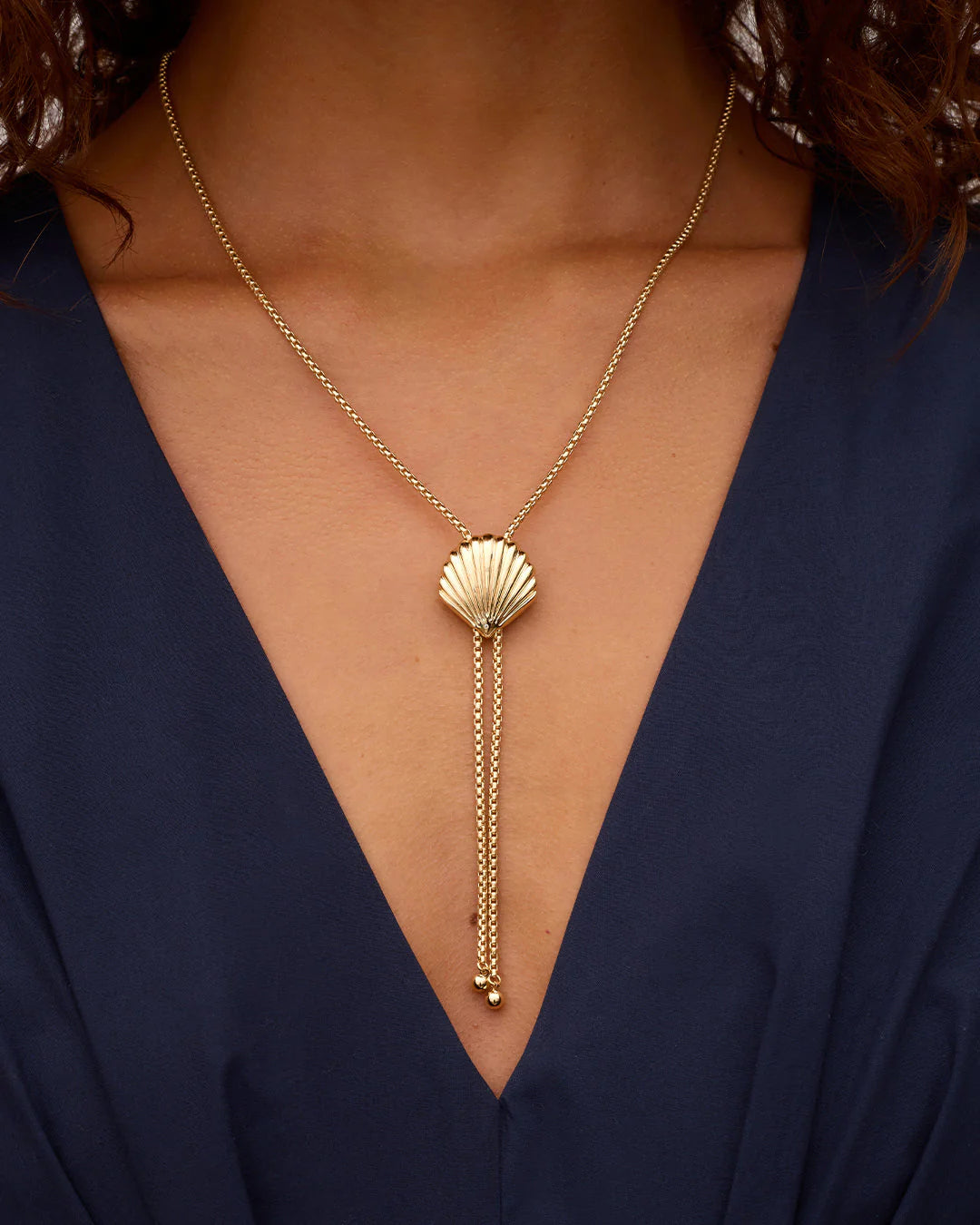 SCALLOP BOLO NECKLACE