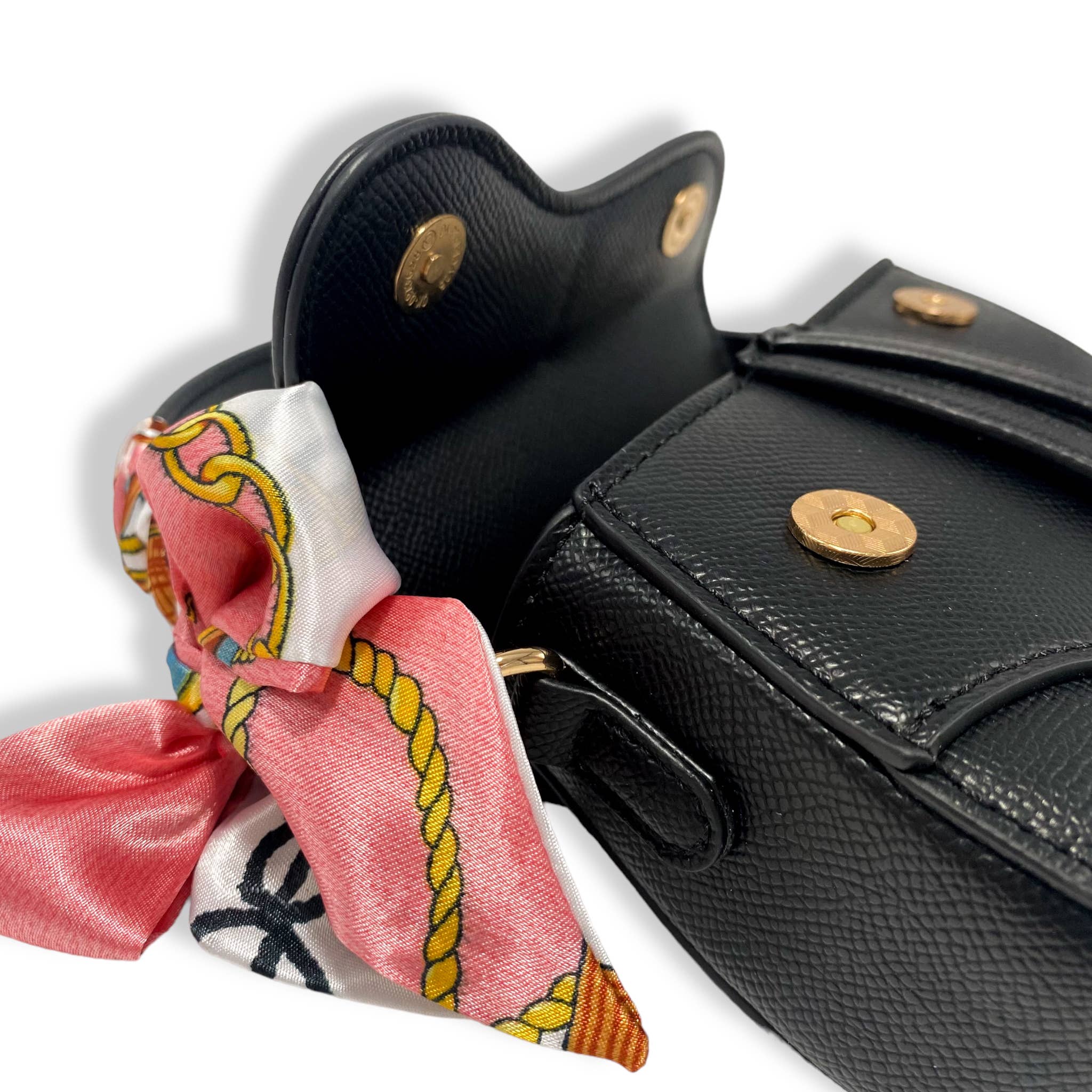 Doe a Dear -Saddle Purse w/ Scarf