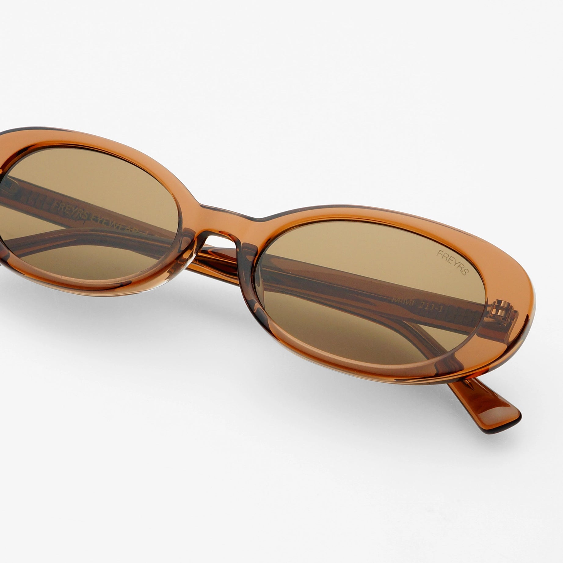 FREYRS Eyewear - Mimi Acetate Oval Sunglasses: Brown