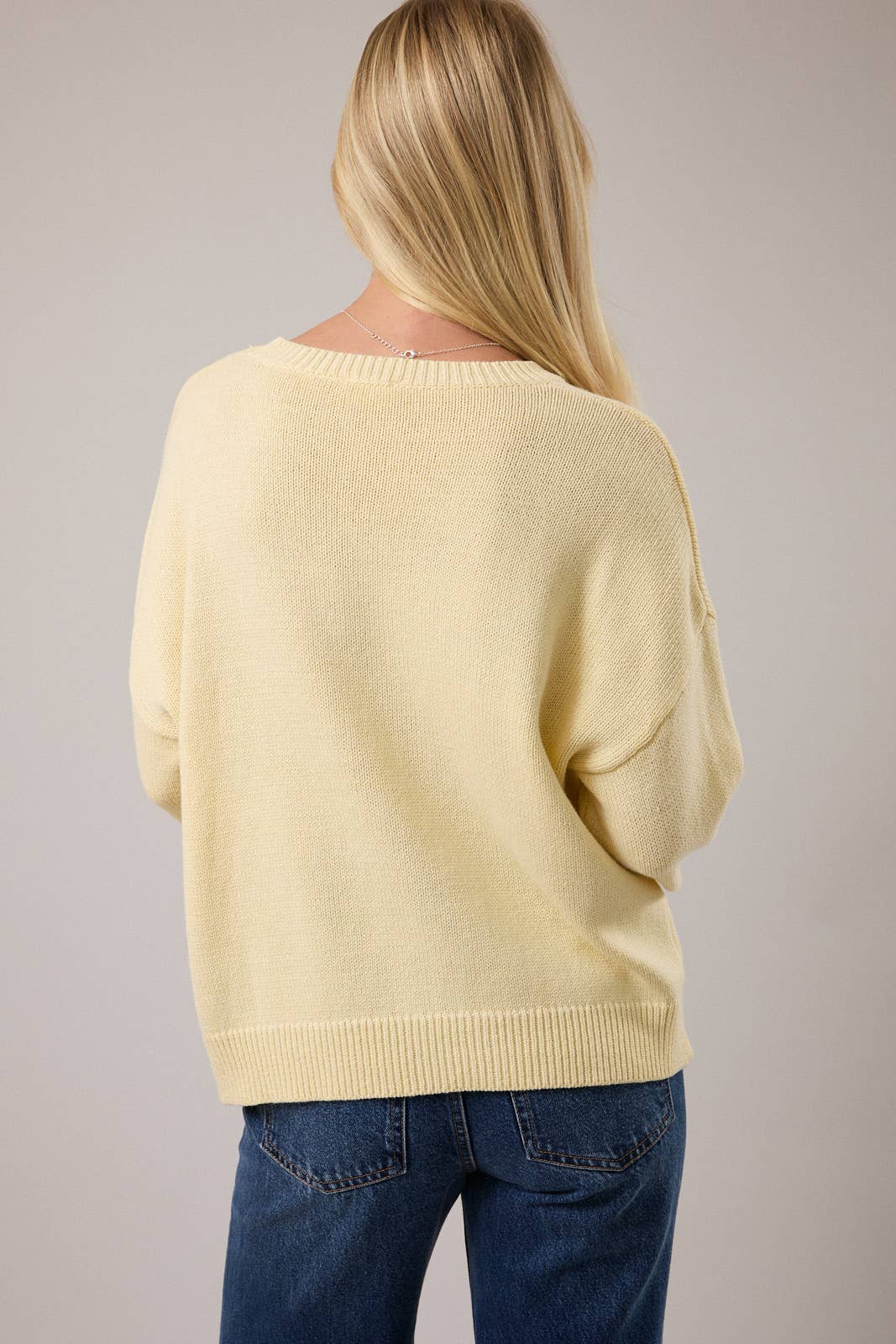 ROUND NECK SARDINES SWEATER