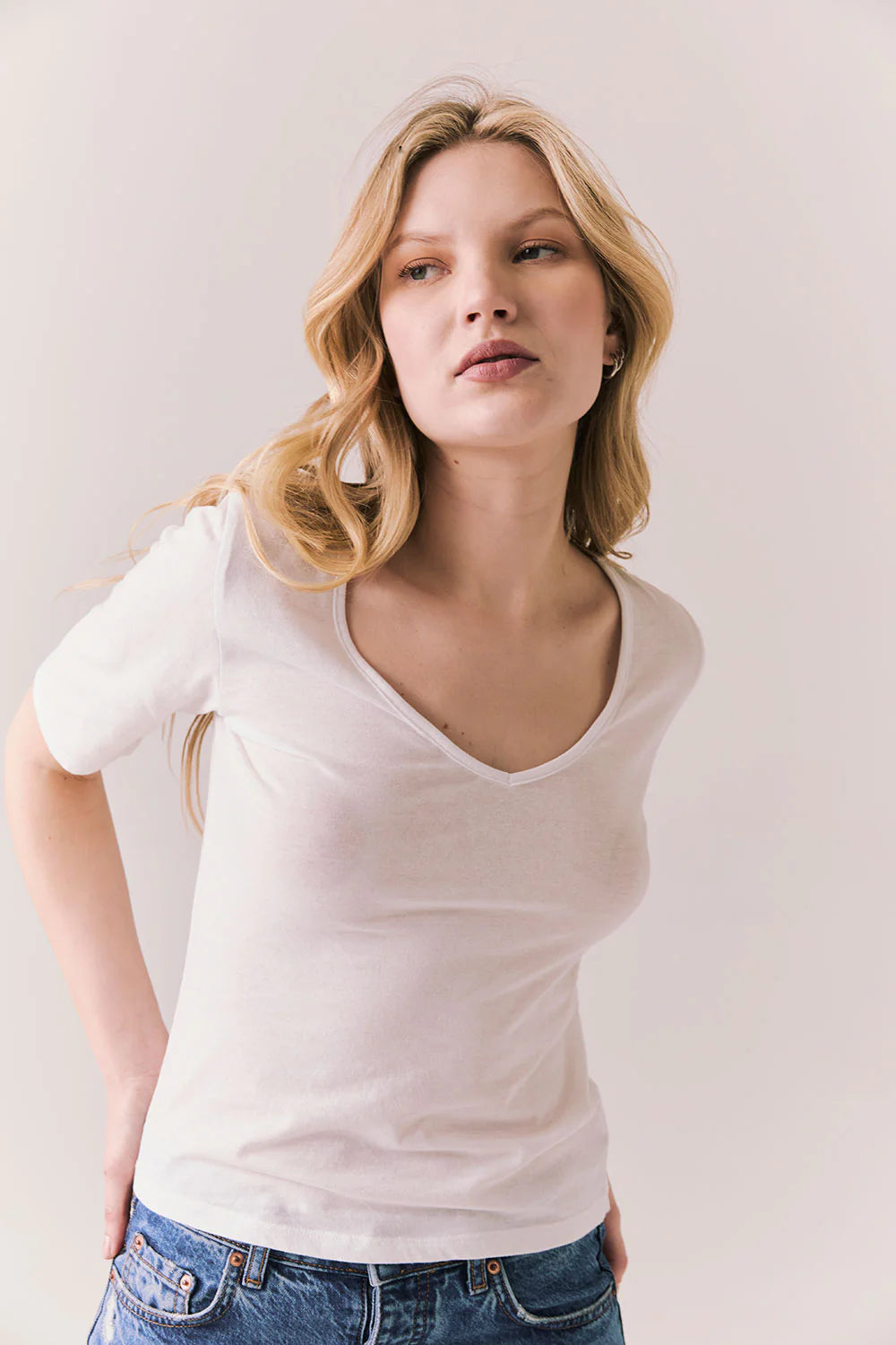 FRESNO SCOOP NECK TEE