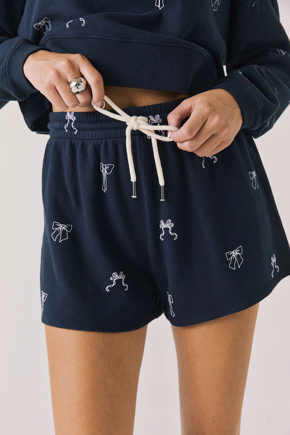 TOSSED BOWS SHORTS