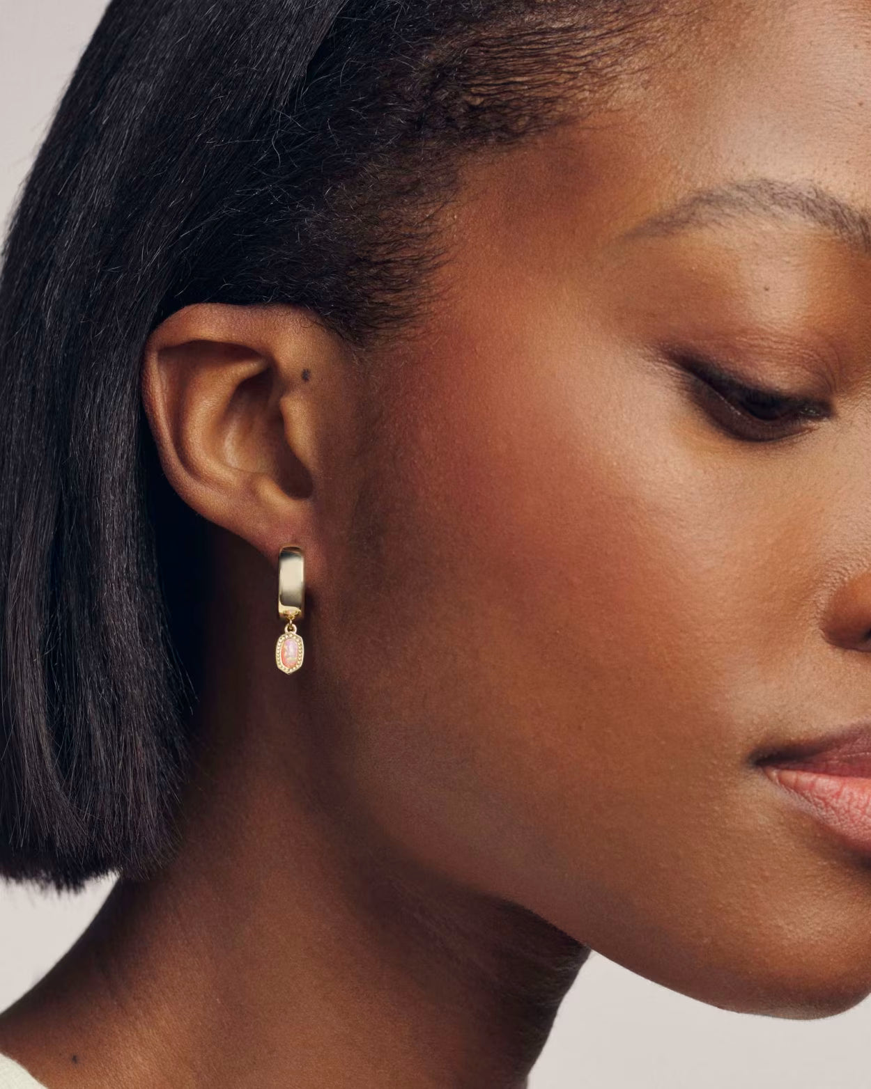 MINI ELLIE GOLD WIDE HUGGIE EARRINGS