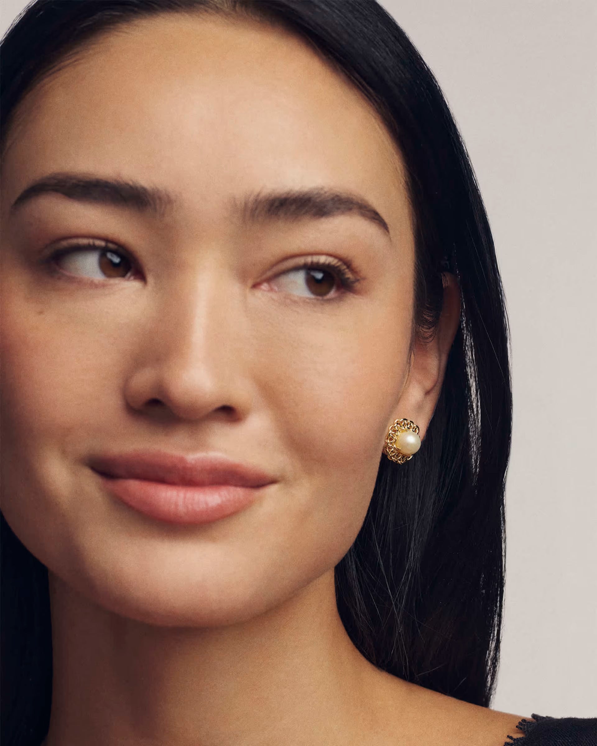 GABRIELLA PEARL STUD EARRINGS