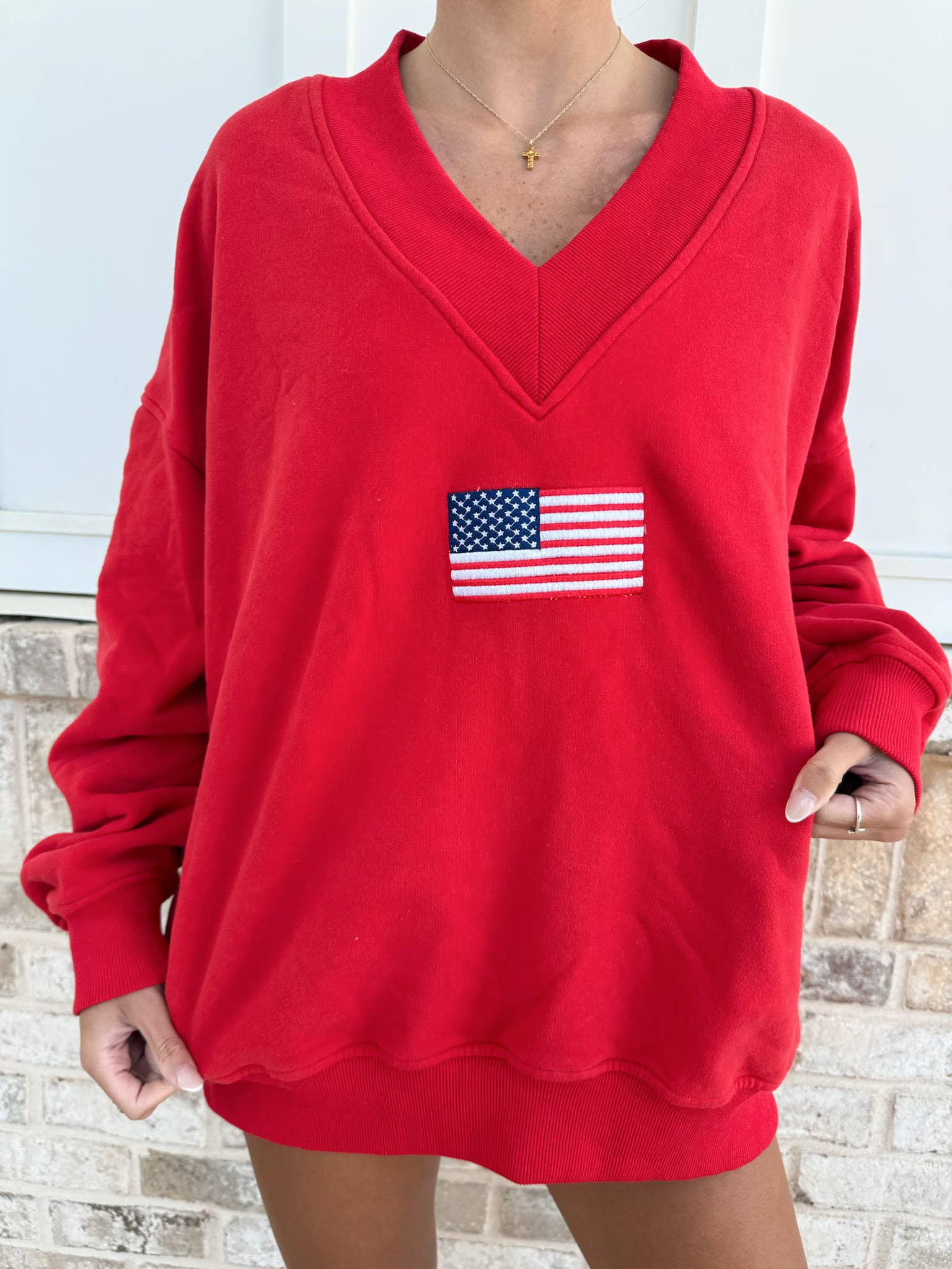 AMERICAN FLAG EMBROIDERED V-NECK SWEATSHIRT