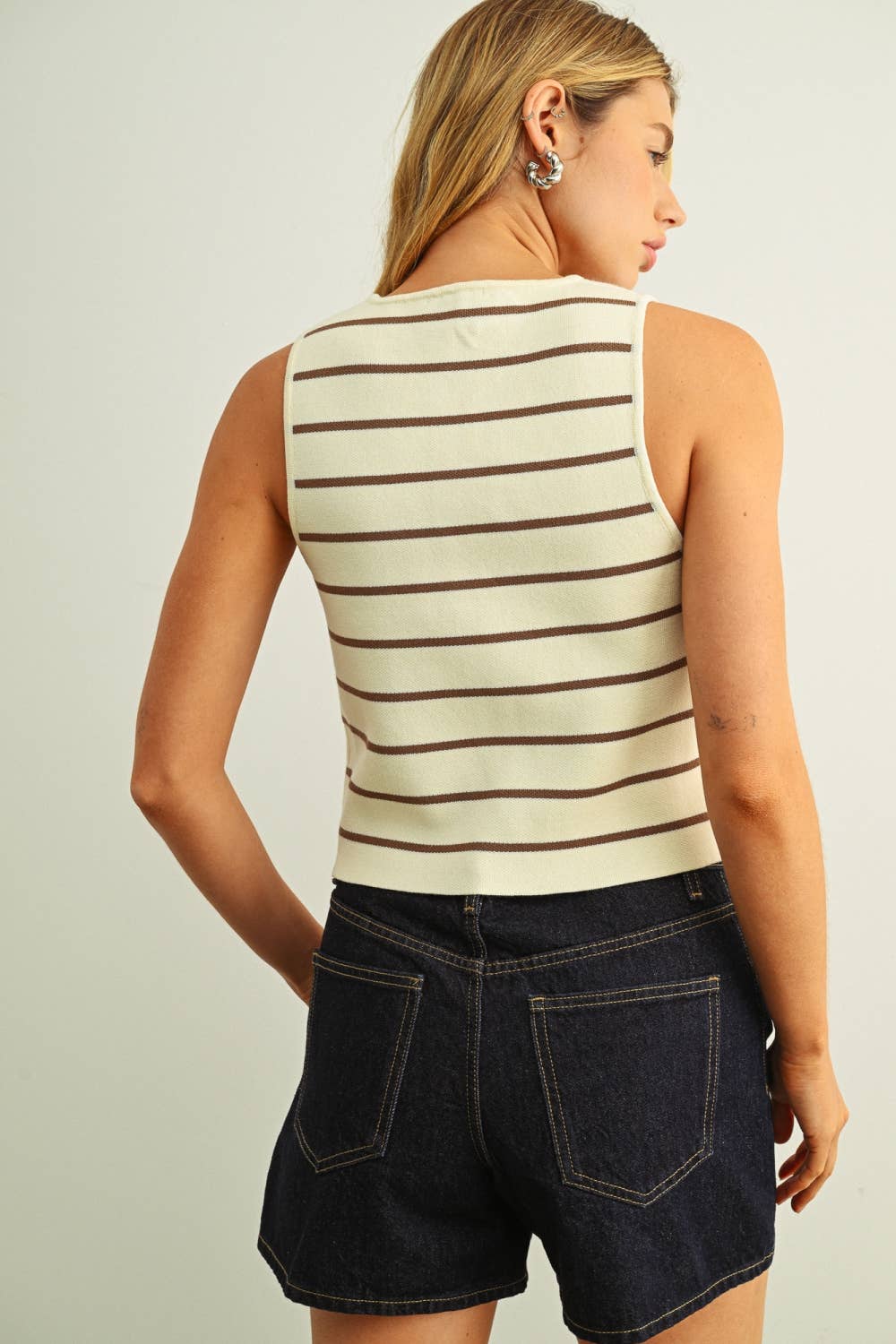 METAL BUTTON STRIPE KNIT VEST