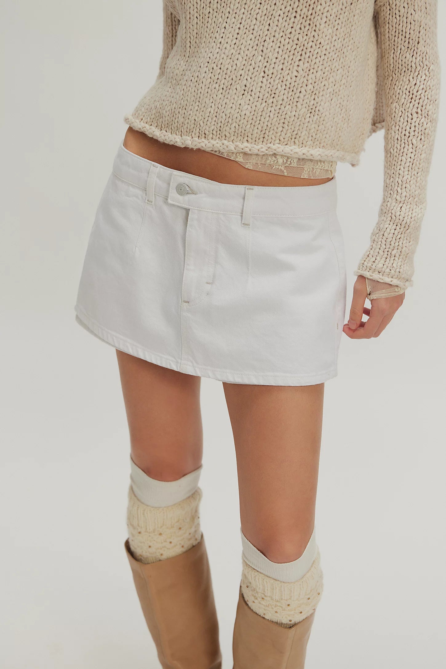 GALIVANTING PEEKABOO SKORT