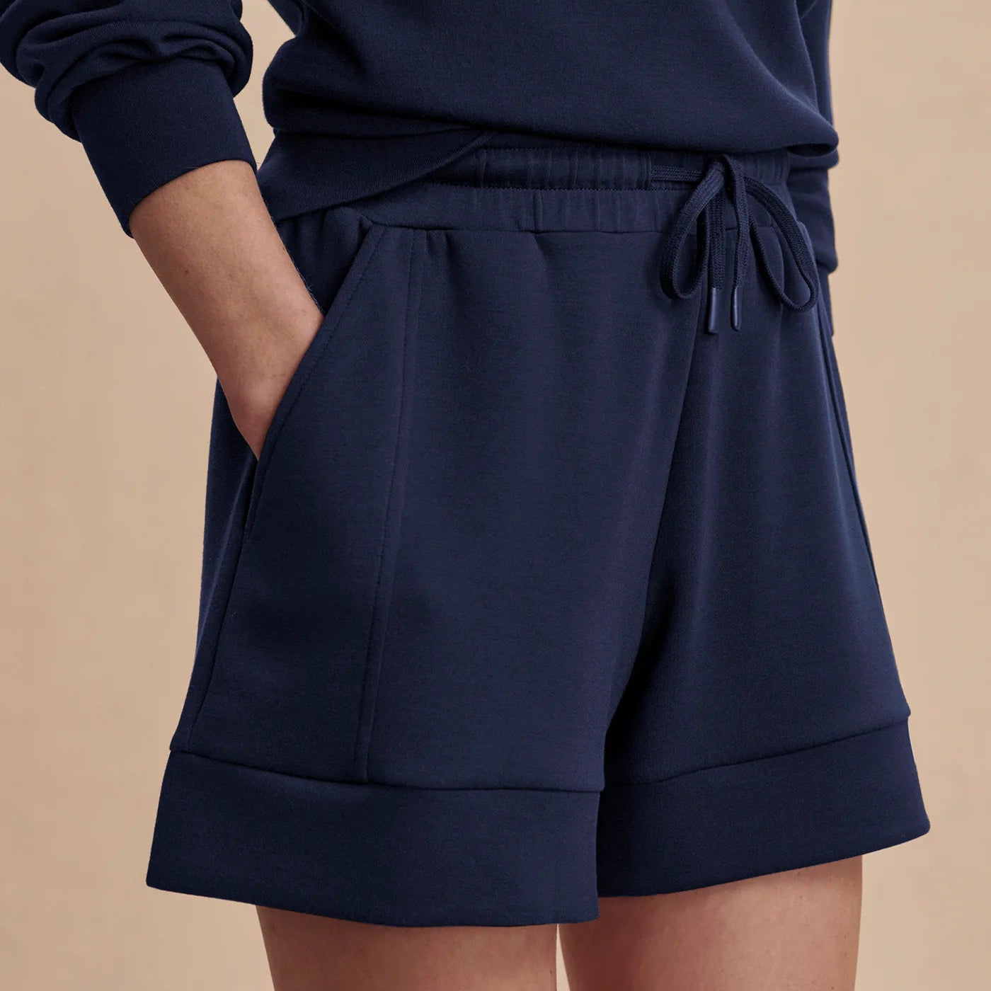 ATRIUM HIGH RISE SHORTS 4.5"