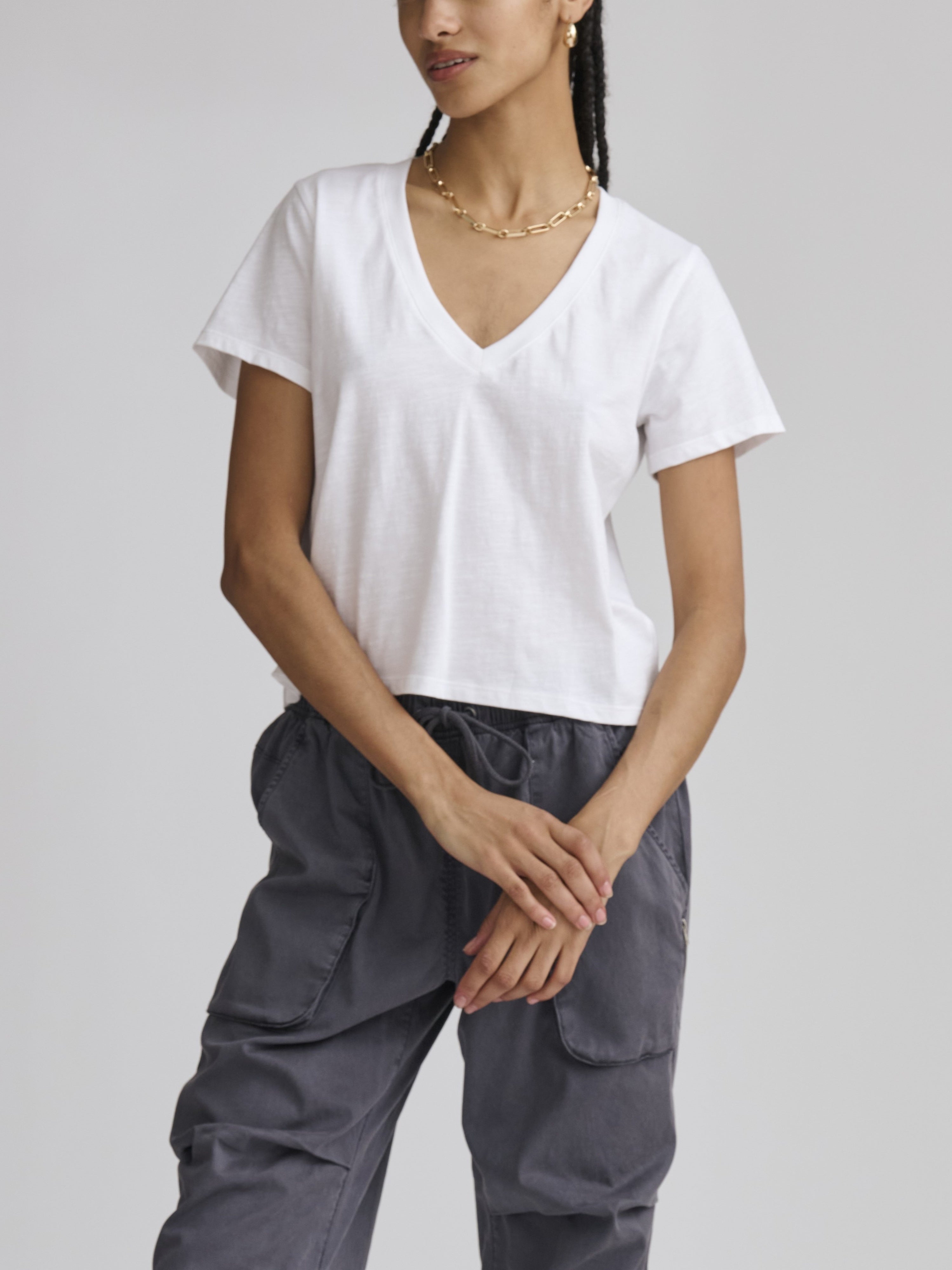 LOUISA V NECK TEE