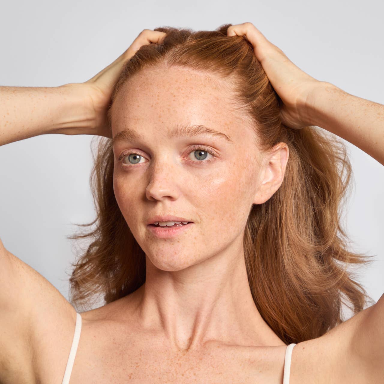 STRENGTHENING SCALP & HAIR OIL WITH ROSEMARY & BIOTIN