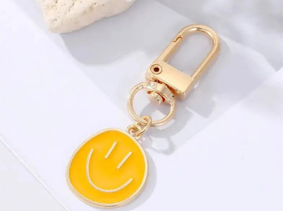 SMILEY FACE KEYCHAIN