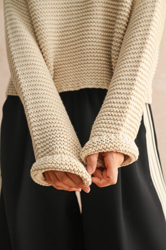 ROUND NECK SWEATER KNITTED TOP