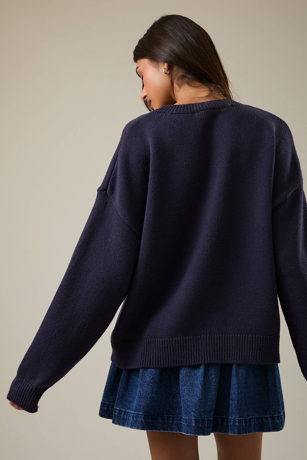 ROUND NECK SARDINES SWEATER