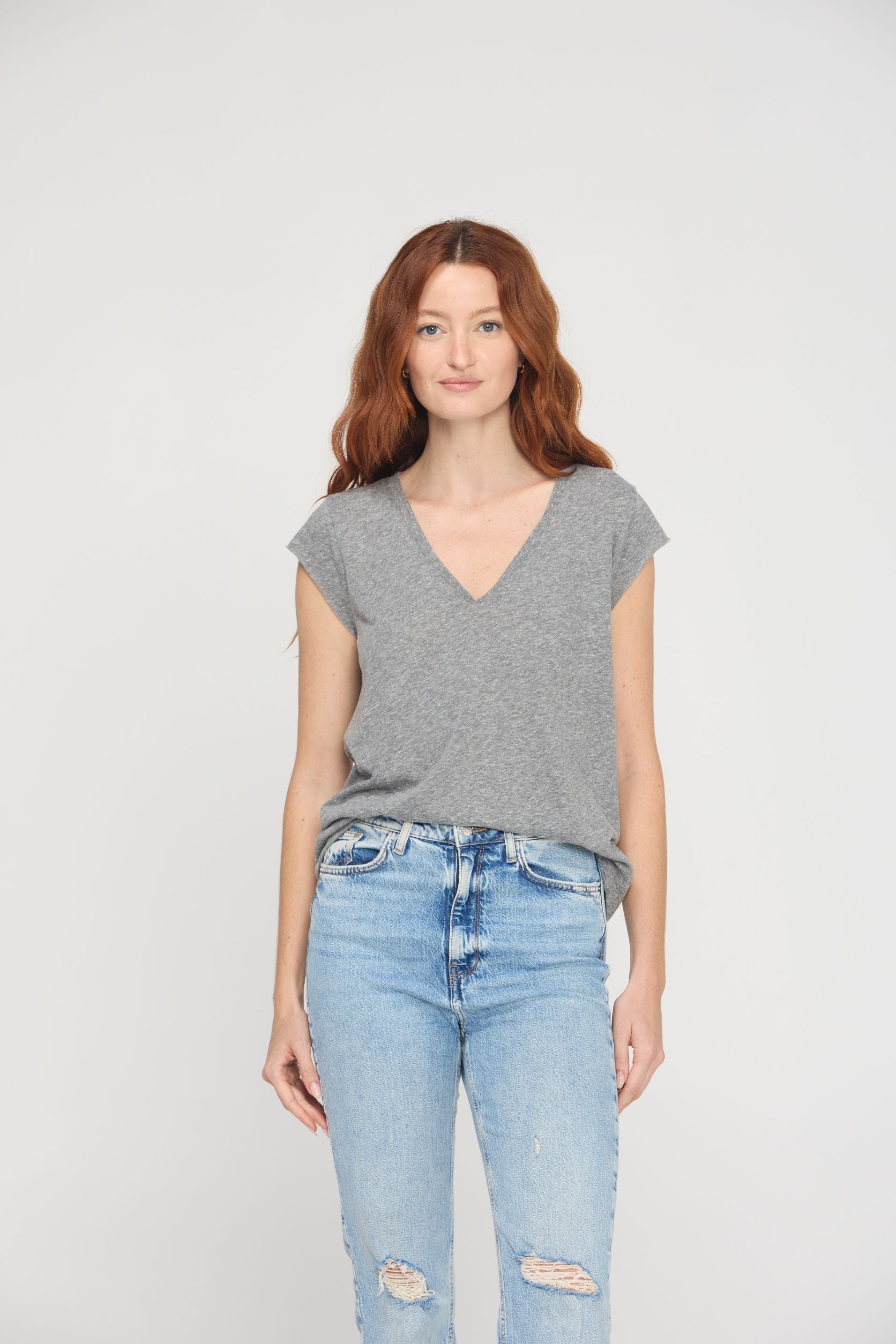 CANYON HEATHERED V-NECK TEE