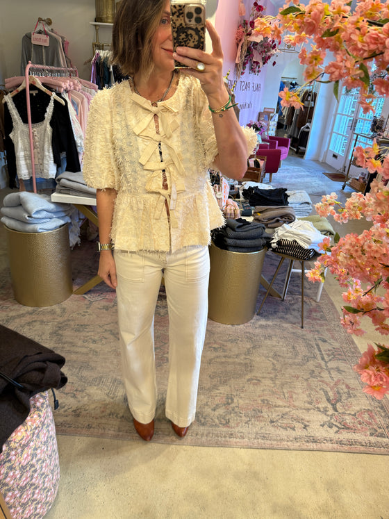 PUFF SLEEVE TEXTURED TOP