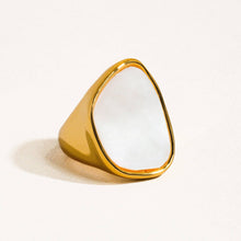  CALYPSO 18K GOLD NATURAL SHELL STATEMENT RING