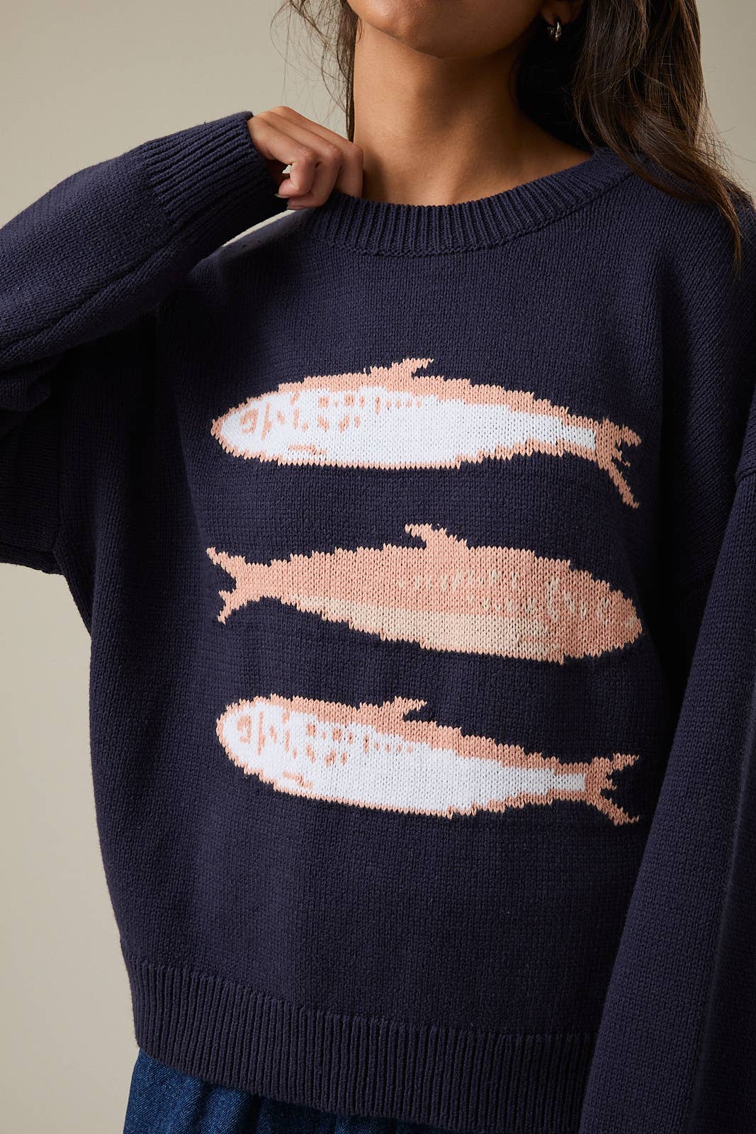 ROUND NECK SARDINES SWEATER