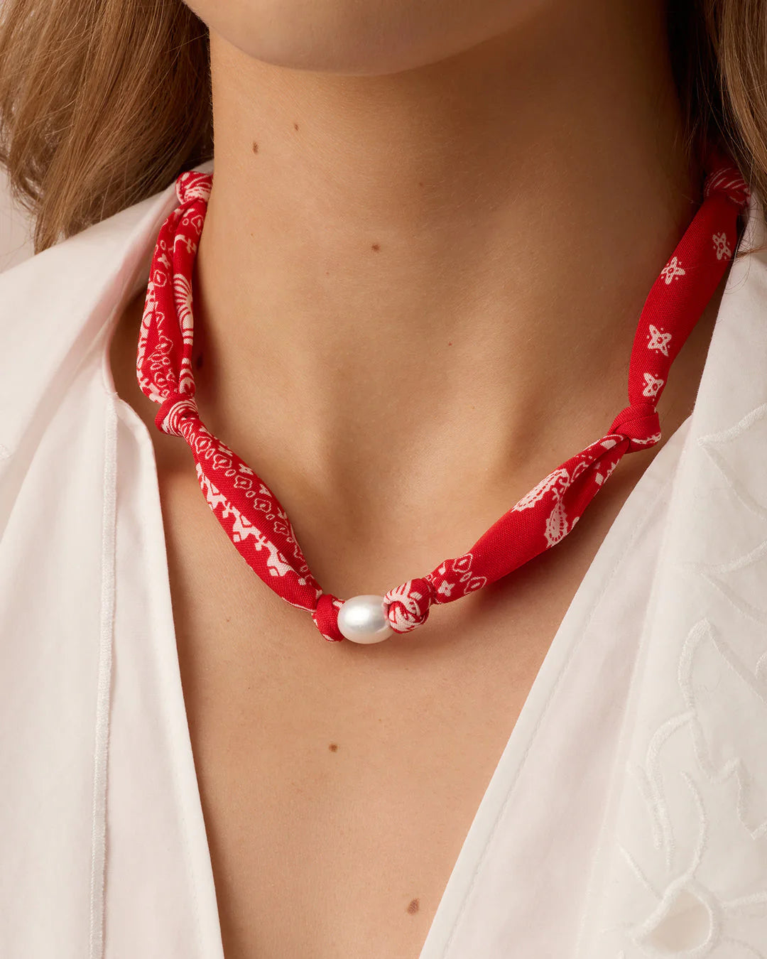 PAISLEY BANDANA PEARL NECKLACE