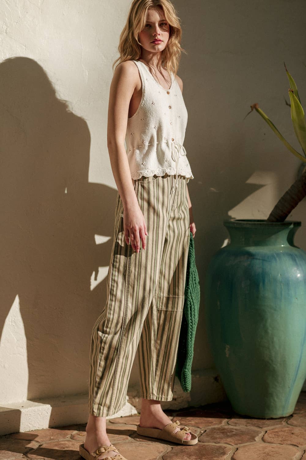 SCALLOPED HEM KNIT TOP