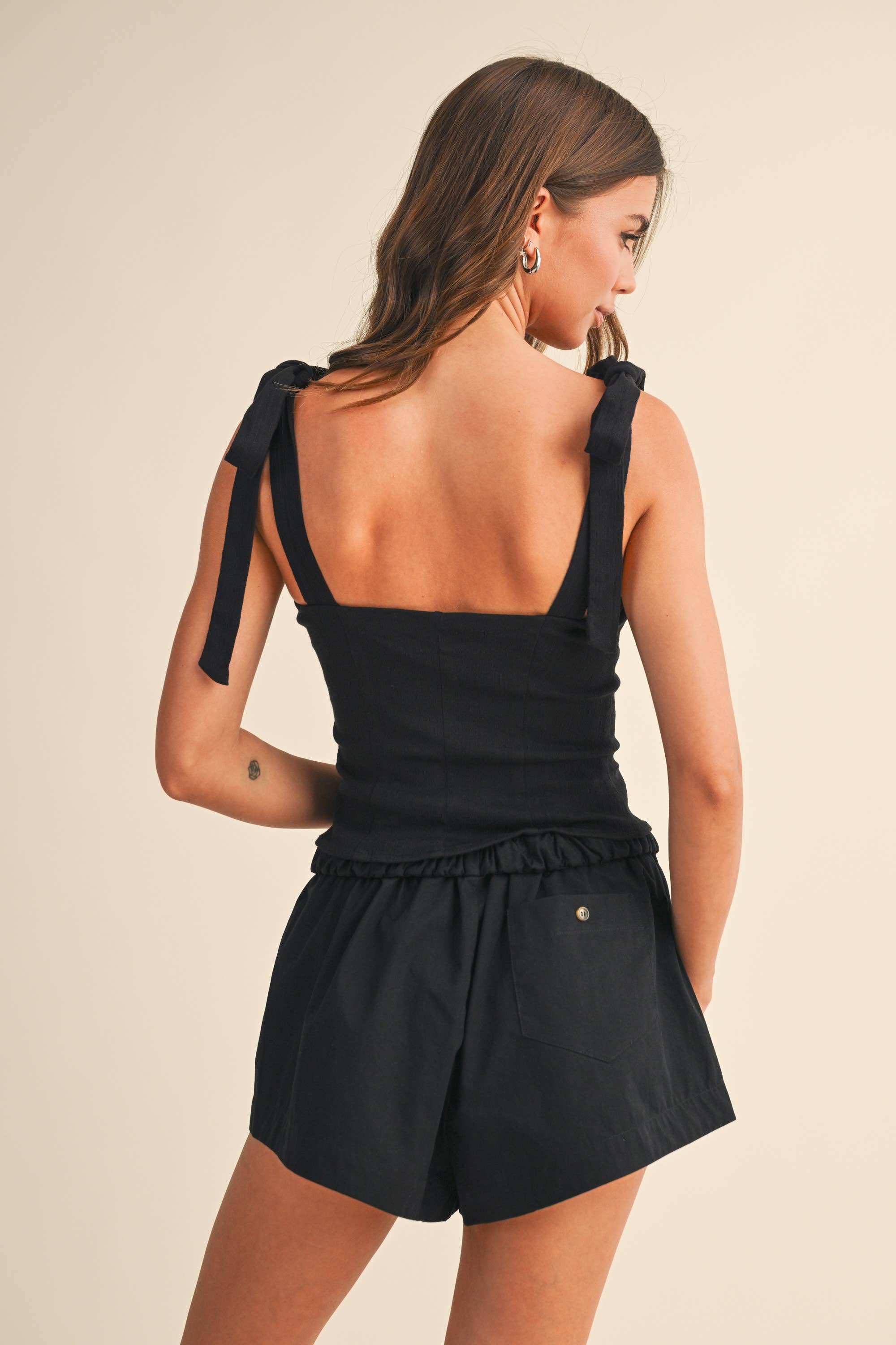 STRETCHY LINEN BUTTON DOWN TIE STRAP TOP