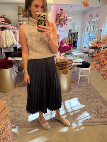  FULL OF CHARM PLEATED MIDI SKIRT