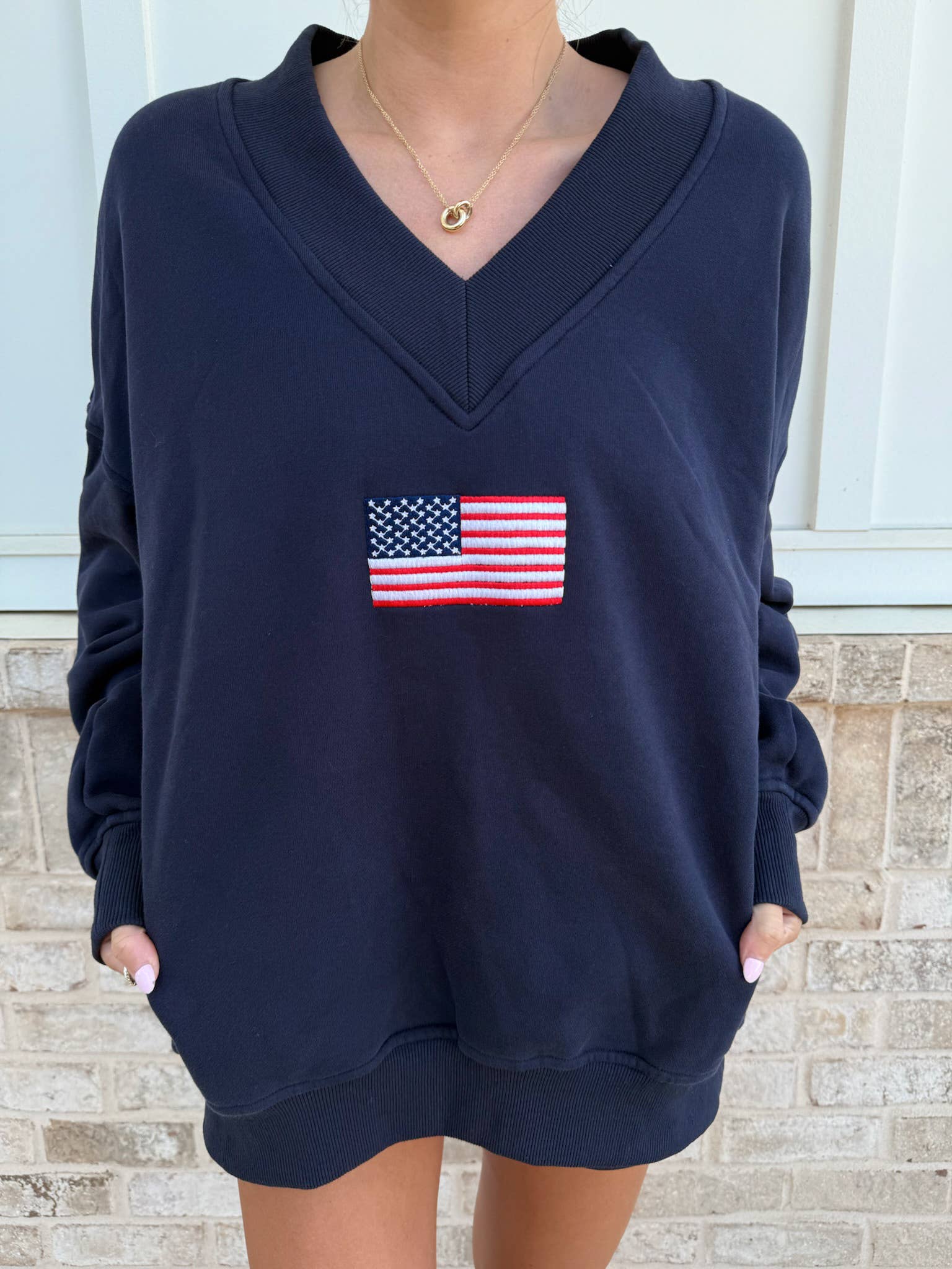 AMERICAN FLAG EMBROIDERED V-NECK SWEATSHIRT