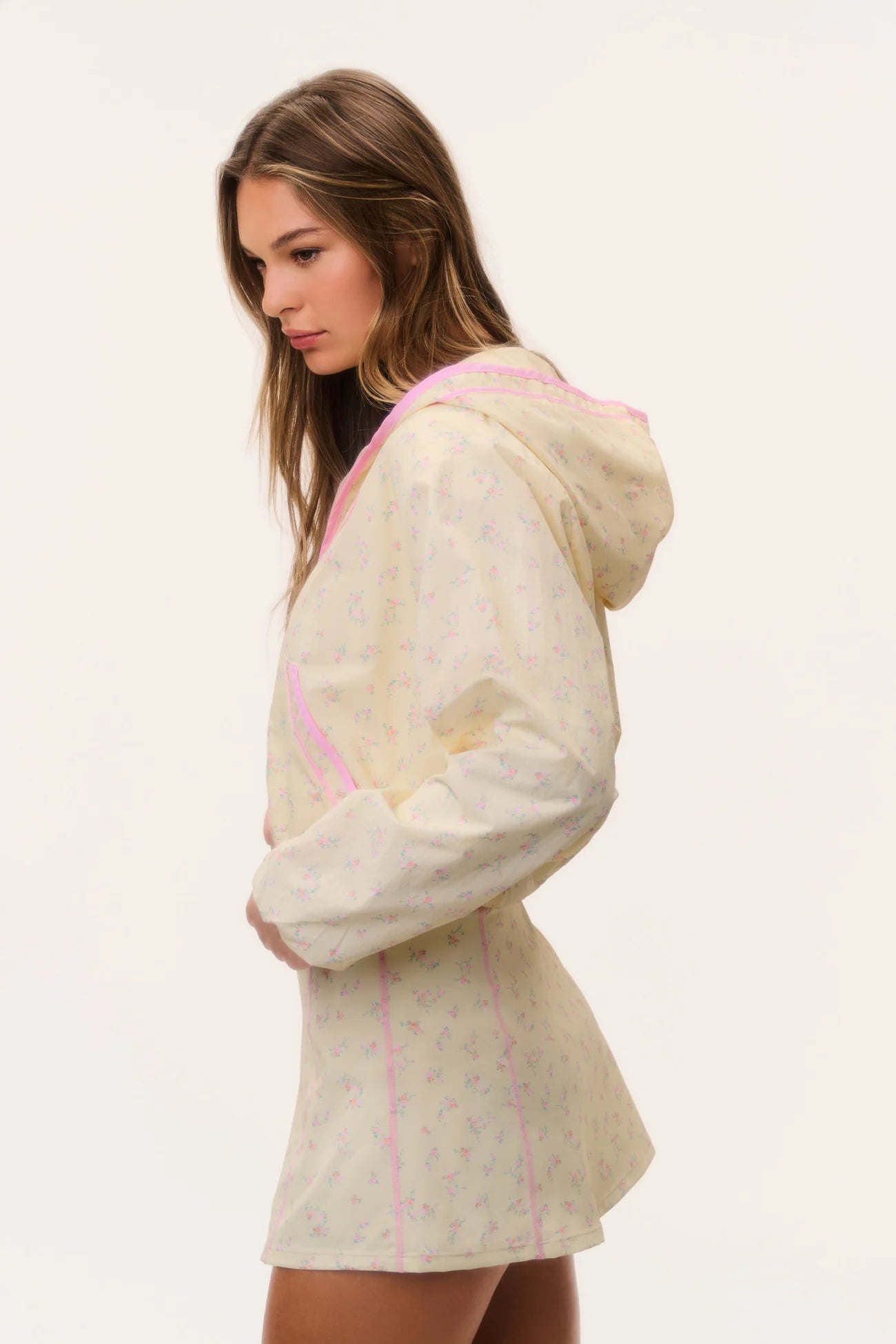 KARIANA WINDBREAKER HOODIE JACKET