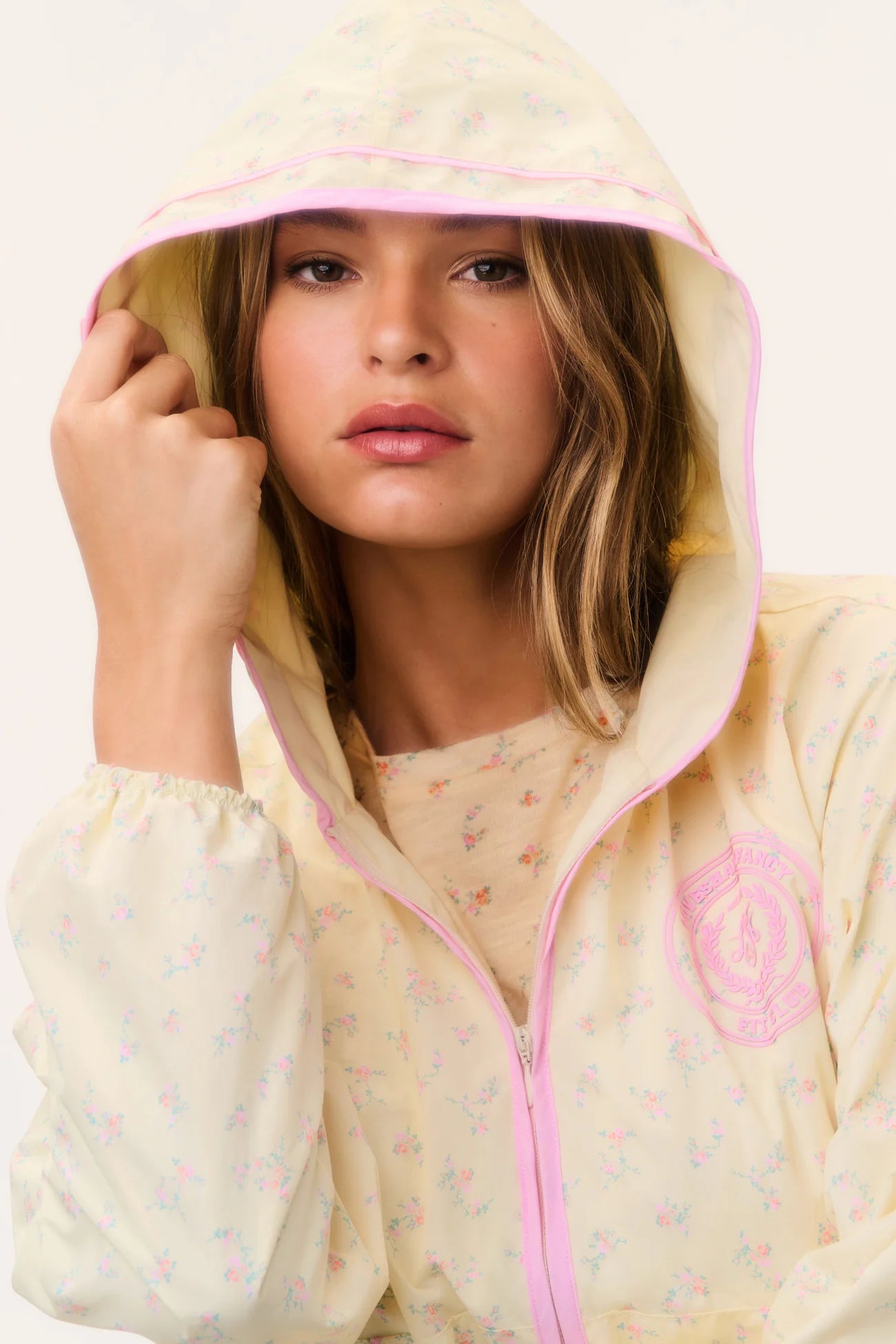 KARIANA WINDBREAKER HOODIE JACKET