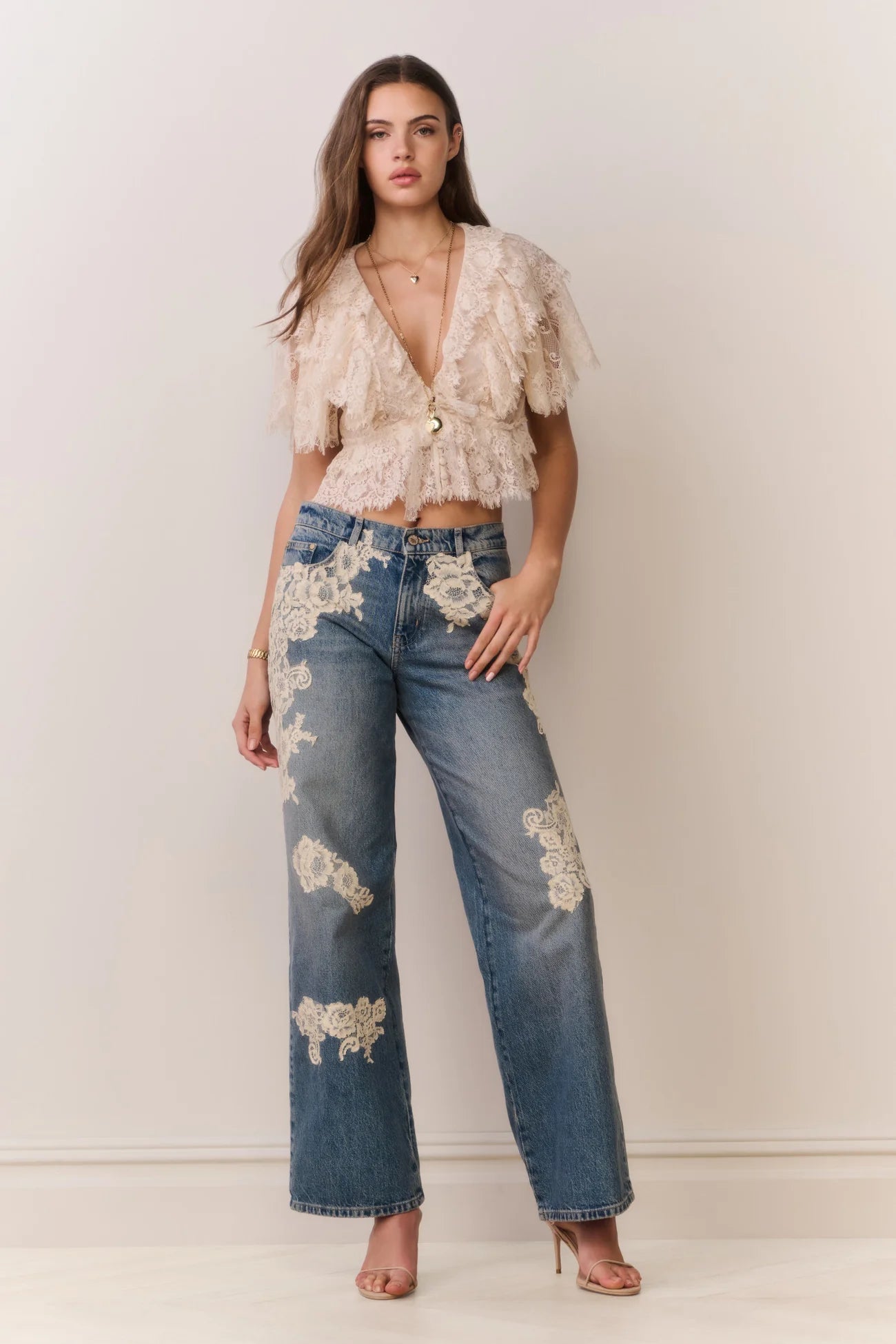 CAPER LACE TOP