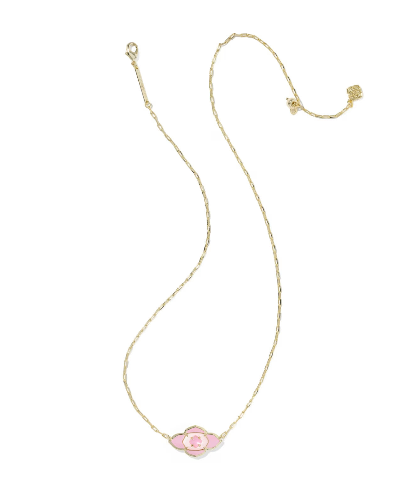 ABBIE MEDALLION SHORT PENDANT NECKLACE