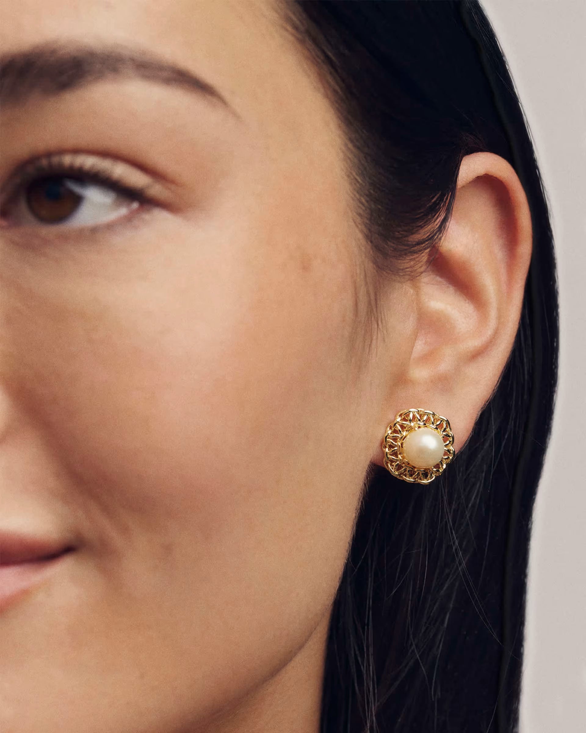 GABRIELLA PEARL STUD EARRINGS