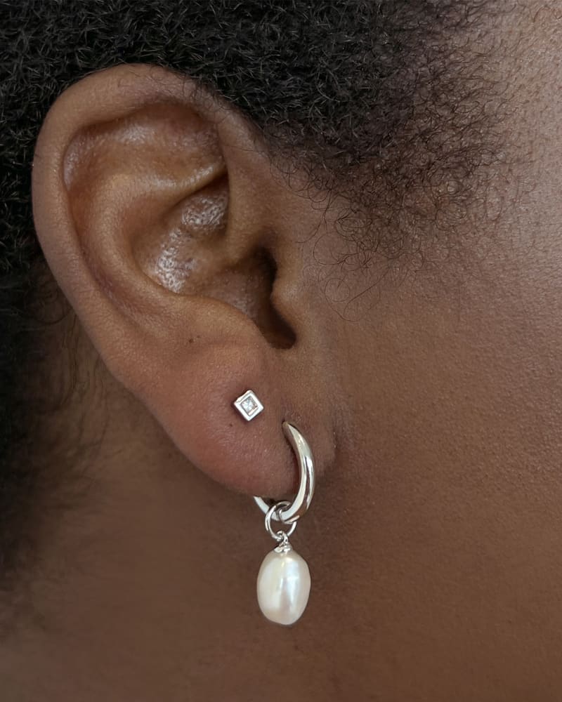 WILLA GOLD PEARL HUGGIE EARRINGS in white pearl