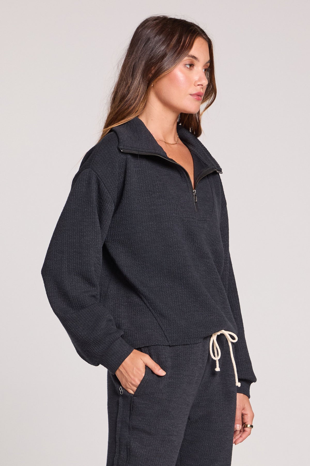 HALF ZIP SEAM PULLOVER