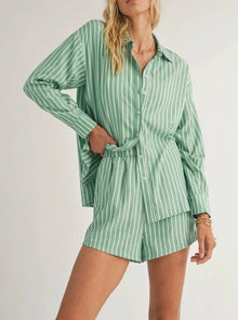  TRADITIONS STRIPED BUTTON UP SHIRT
