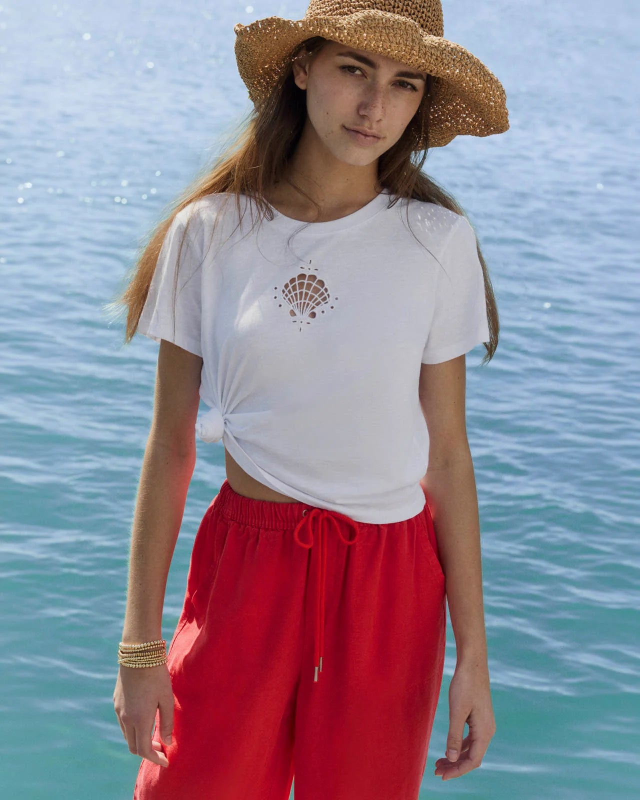 SEASHELL EMBROIDERY TEE