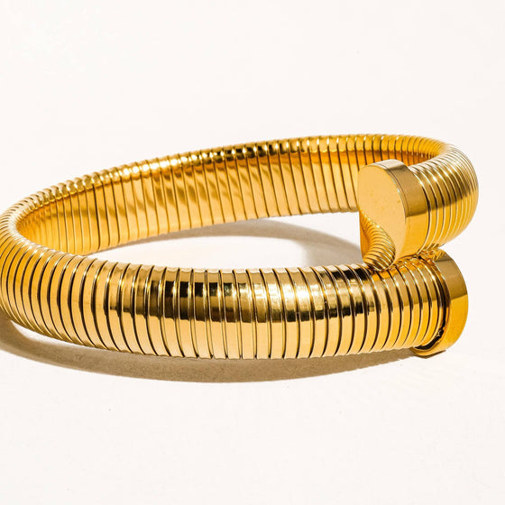 DEHORS 18K GOLD NON-TARNISH BOLD BANGLE: Yellow Gold