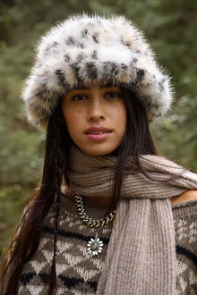  ICE QUEEN BUCKET HAT