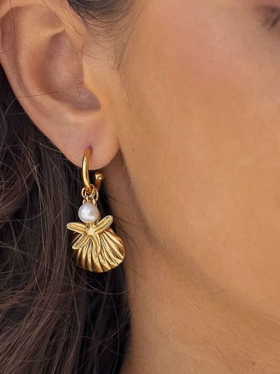 MARLÈNE 18K GOLD NON-TARNISH SEA SHELL AND STAR EARRING