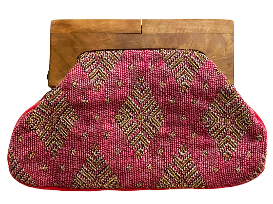 MAGENTA + GOLD BEADED CLUTCH WITH WOODEN HANDLE