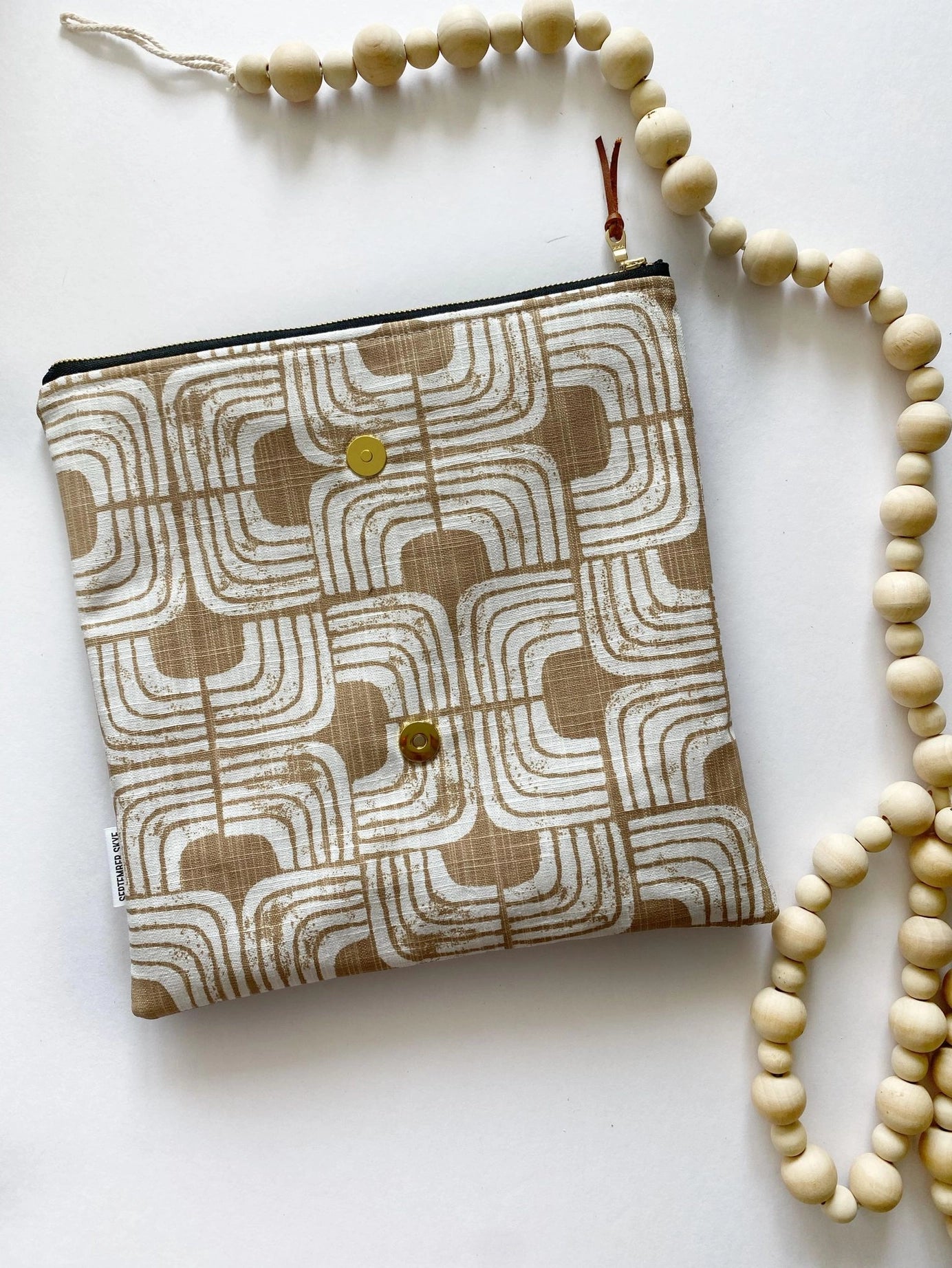 LARGE FOLDOVER CLUTCH in natural arches