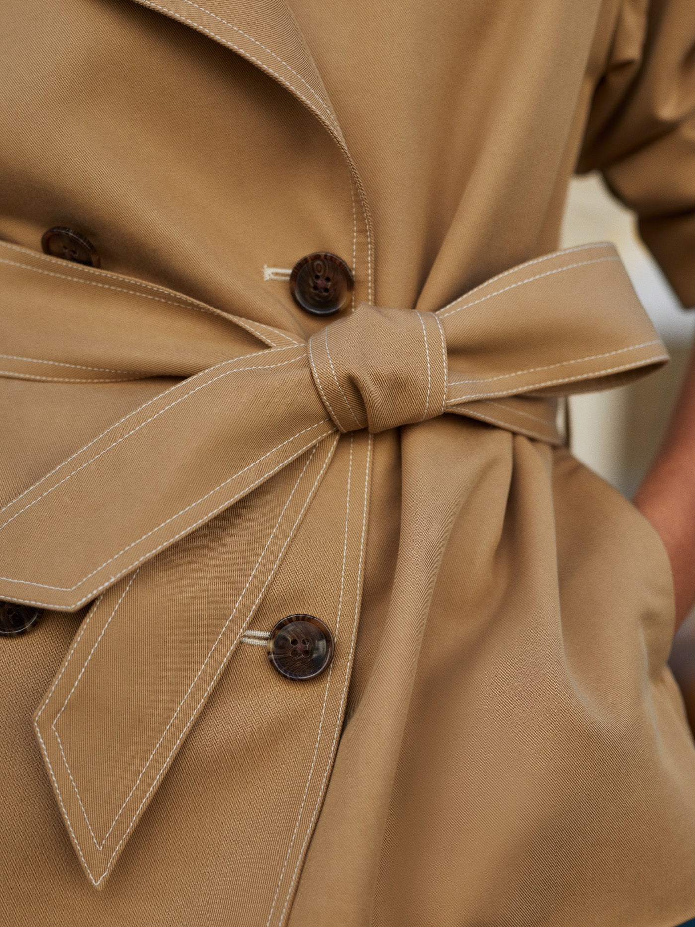 MADDOX SHORT TRENCH COAT