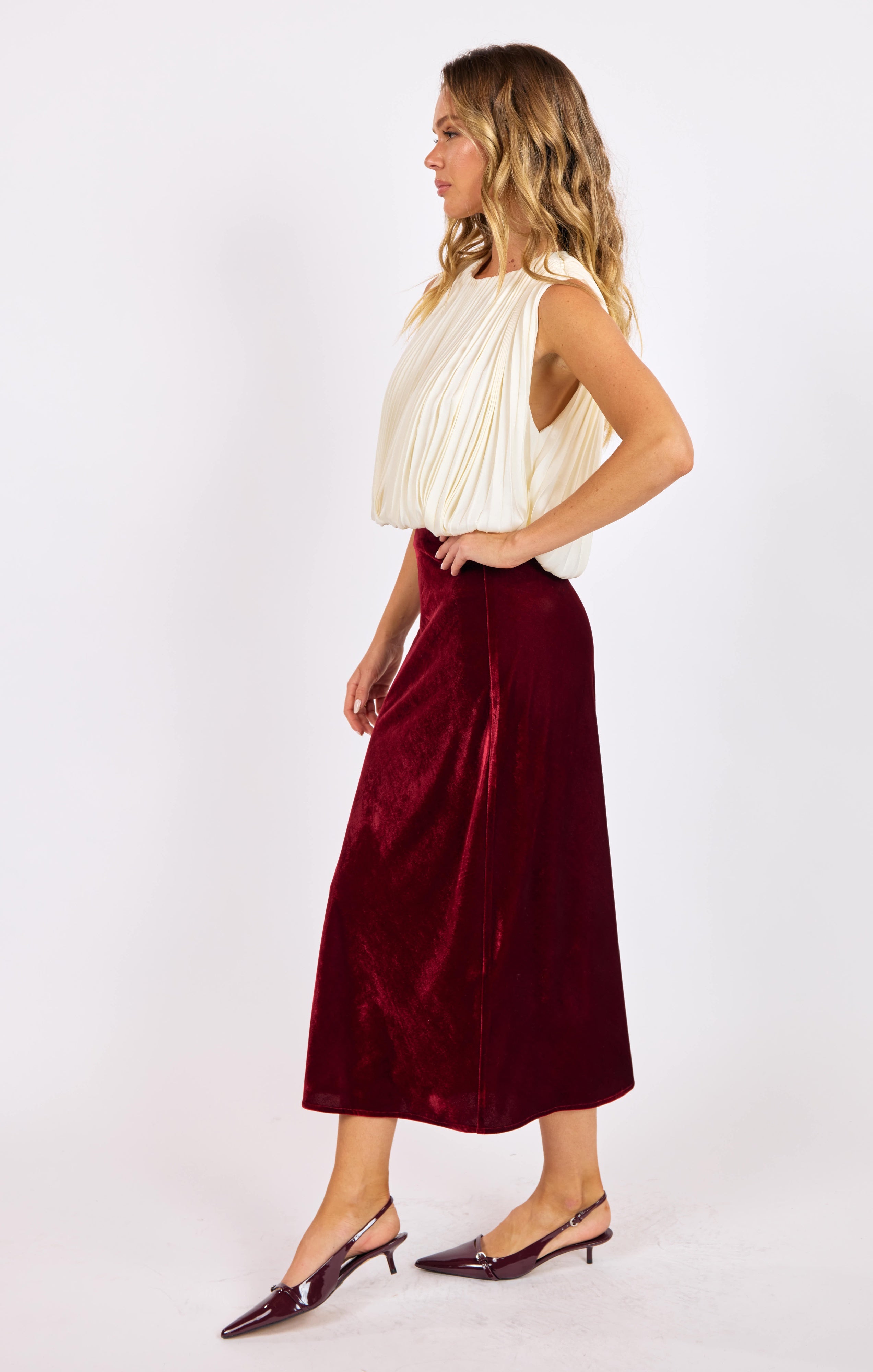 AMOUR PLEATED BUBBLE HEM TOP